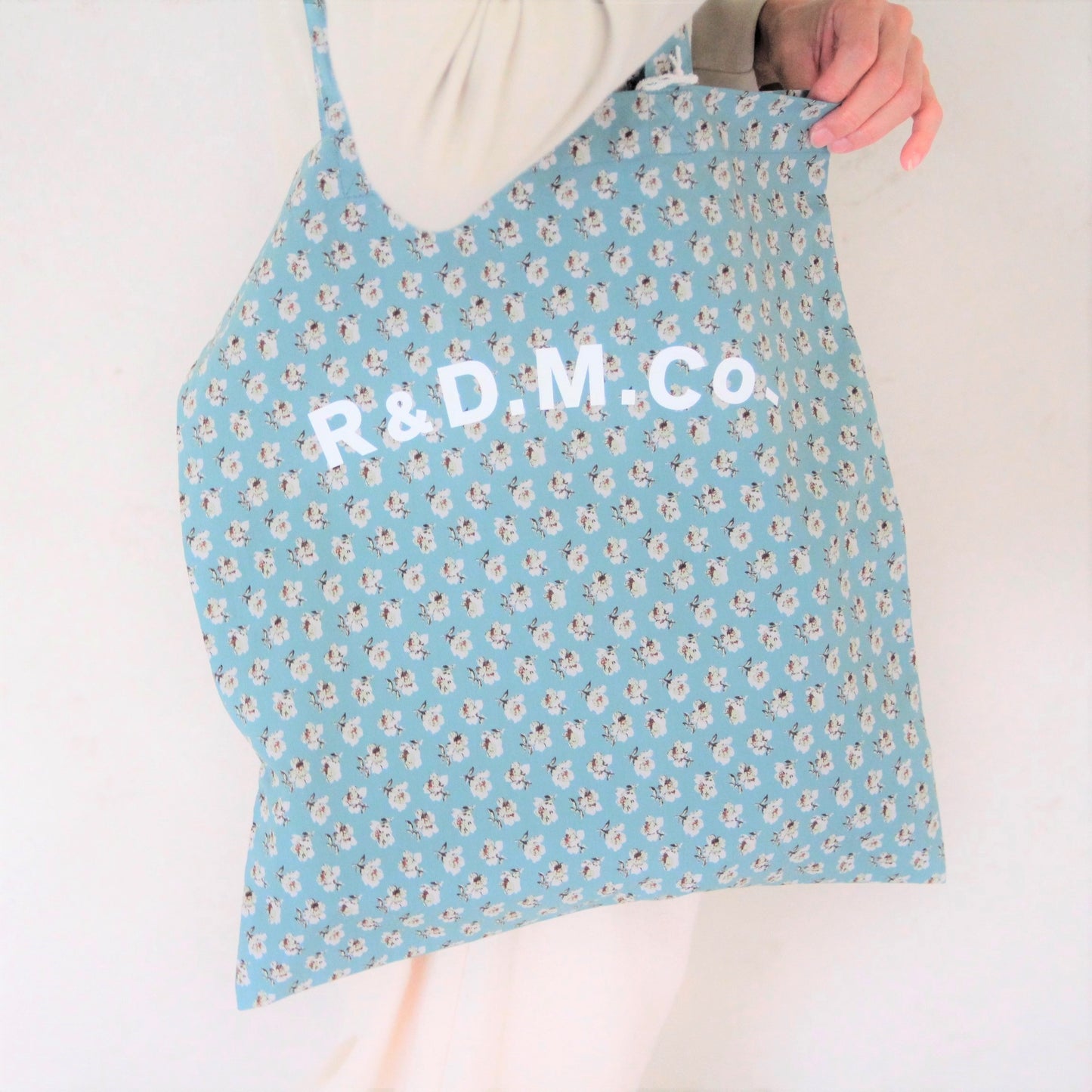 R&D.M.Co- Smokey Burnet Tote Bag - Sax (light blue/light green mix)