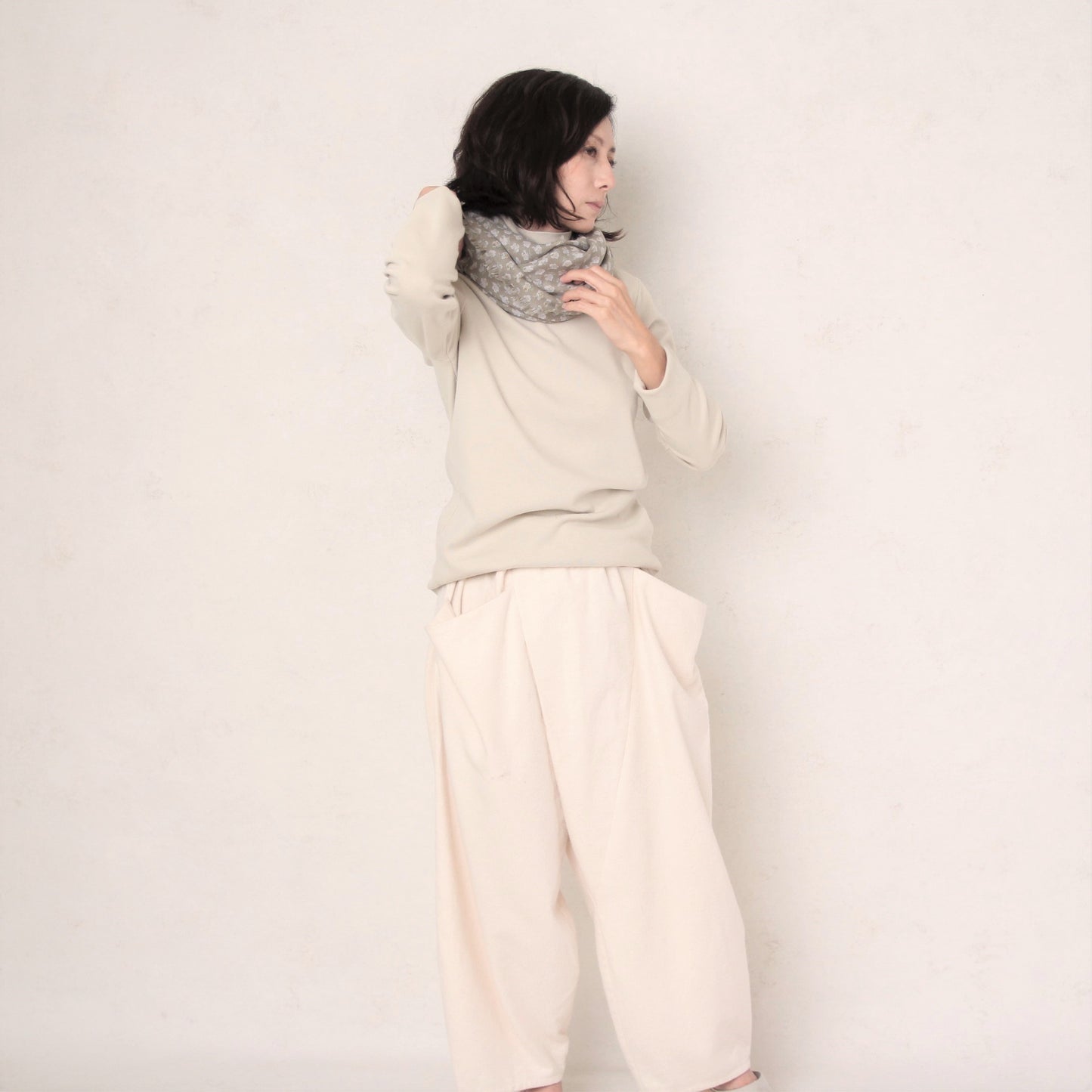 R&D.M.Co- Smokey Burnet Gauze Shawl - Greige (Beige)