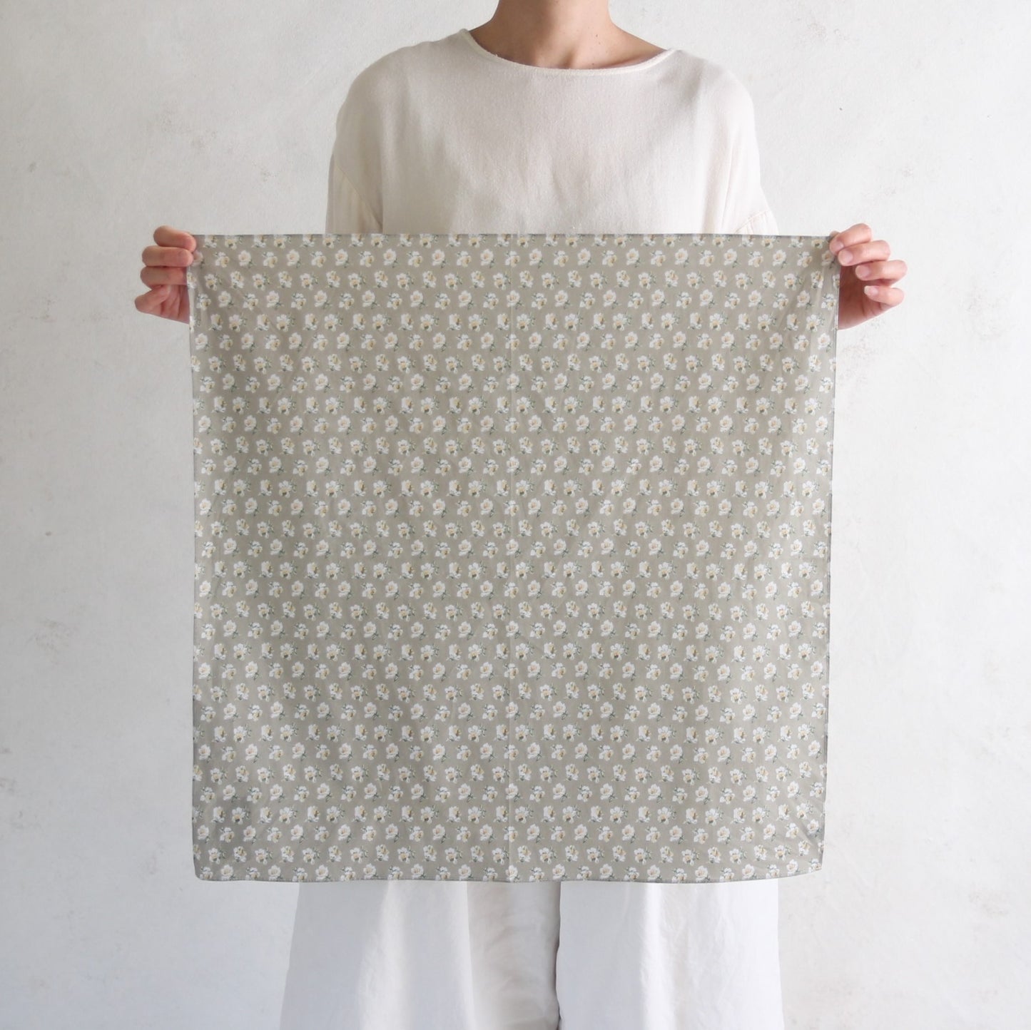 R&D.M.Co- Smokey Burnet Bandanna - Greige (Beige)