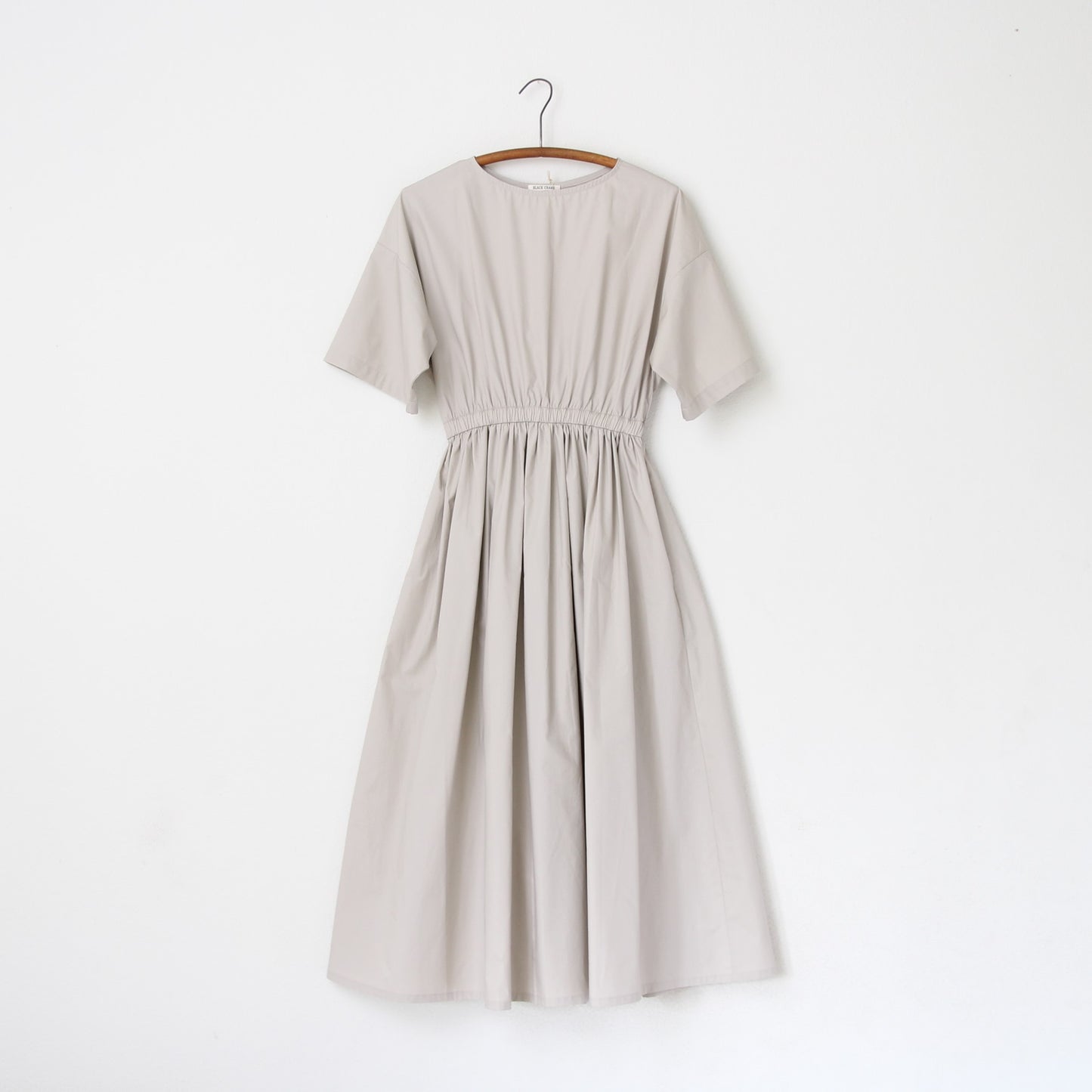 Black Crane Pleated Dress - Stone