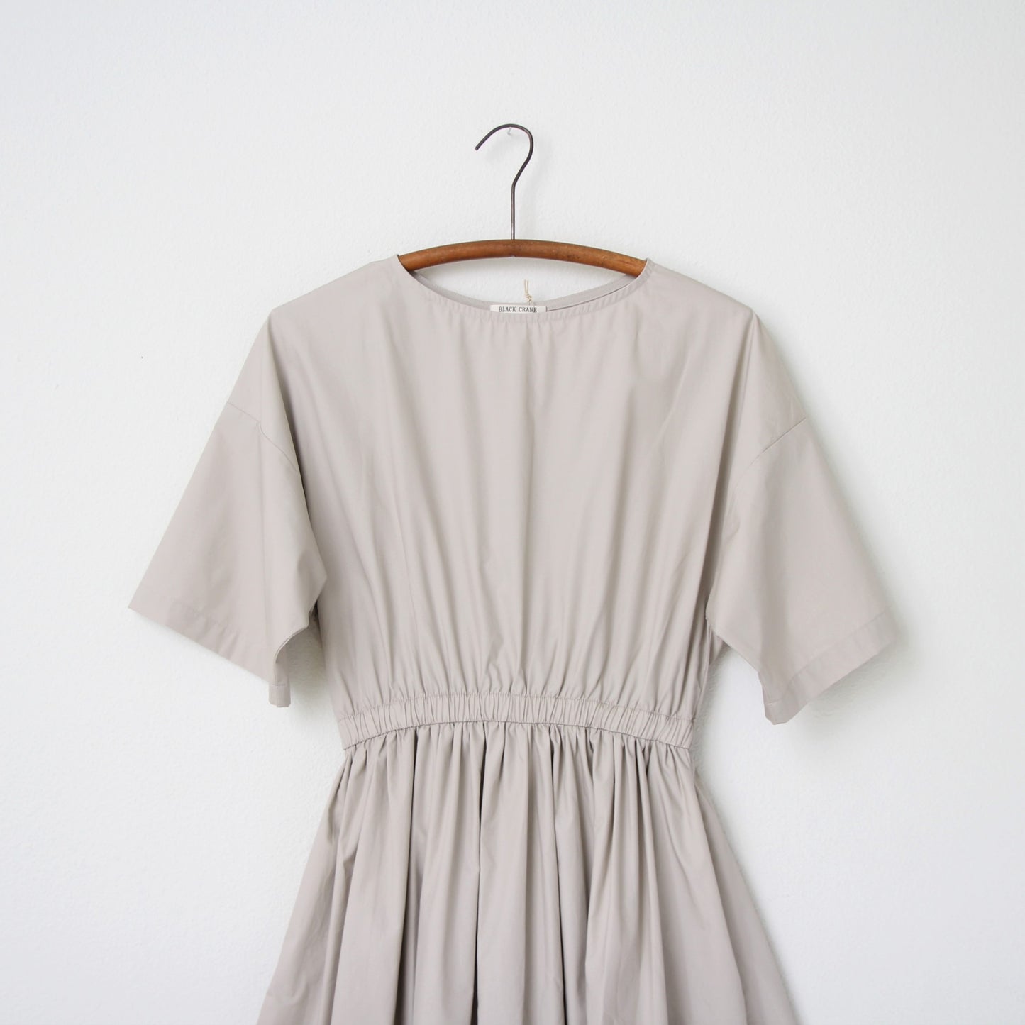 Black Crane Pleated Dress - Stone