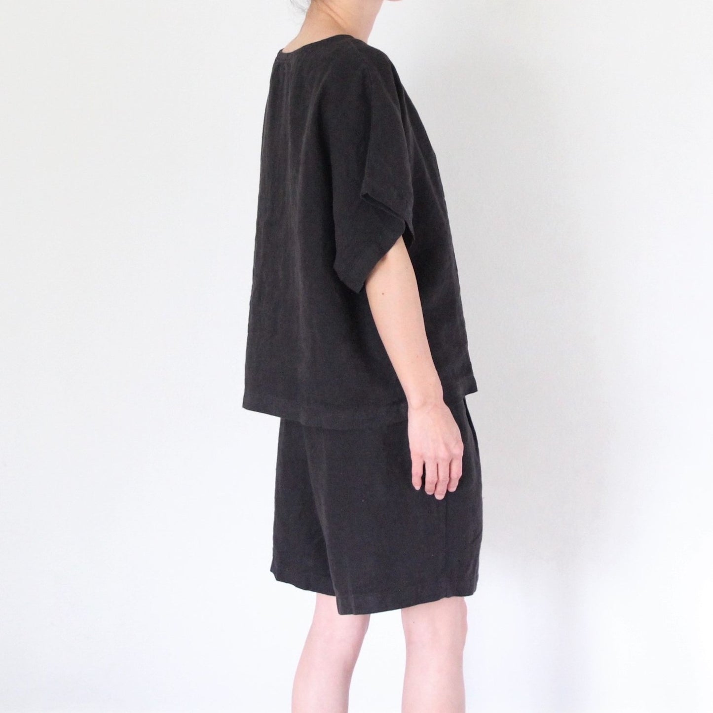Black Crane Linen Carpenter Shorts - Black
