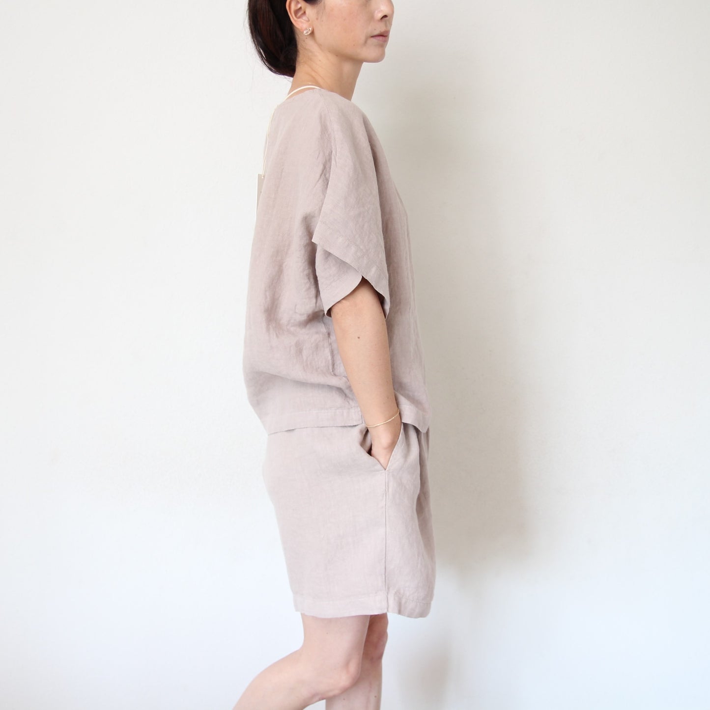 Black Crane Linen Carpenter Shorts - Stone
