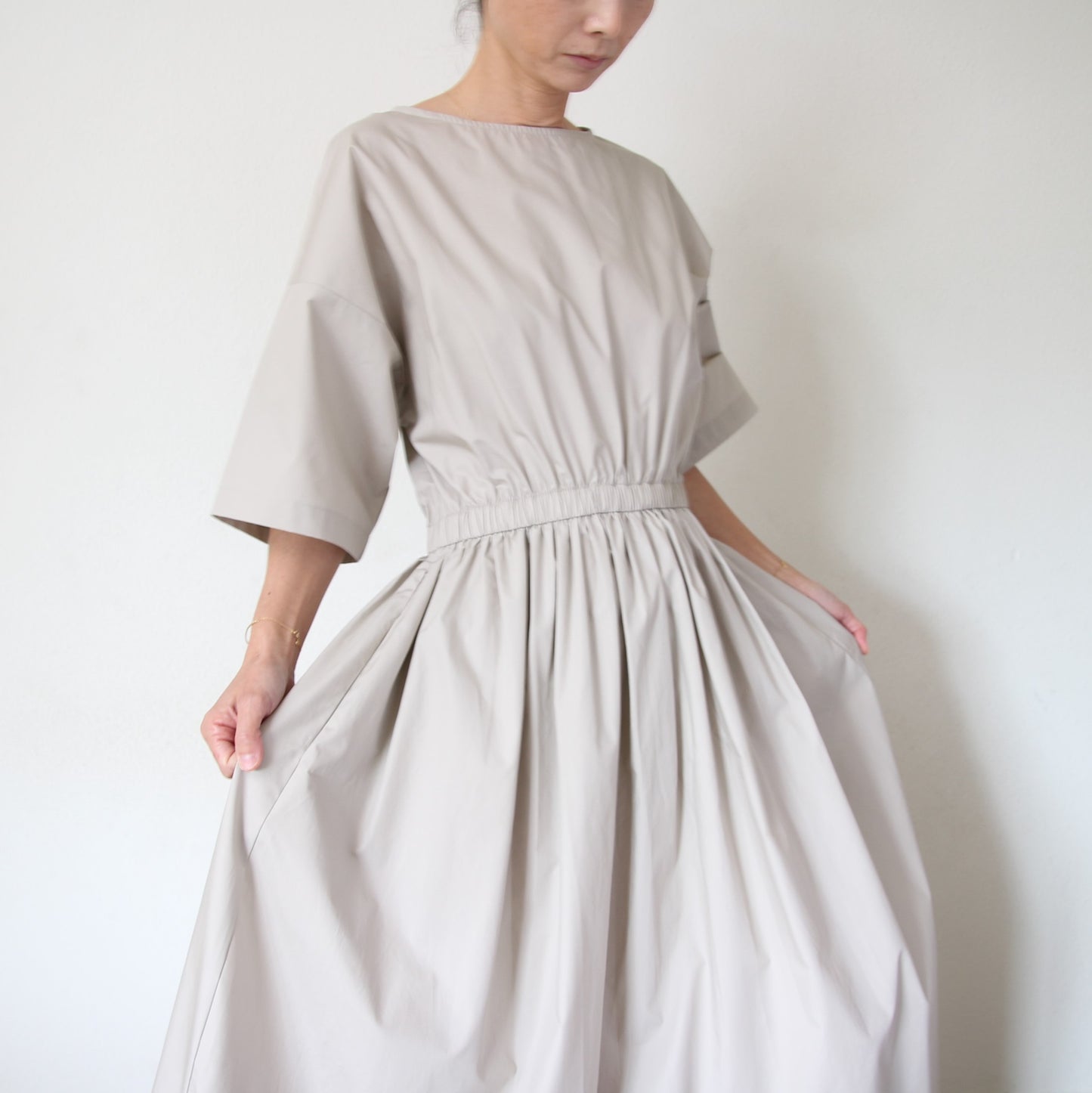 Black Crane Pleated Dress - Stone