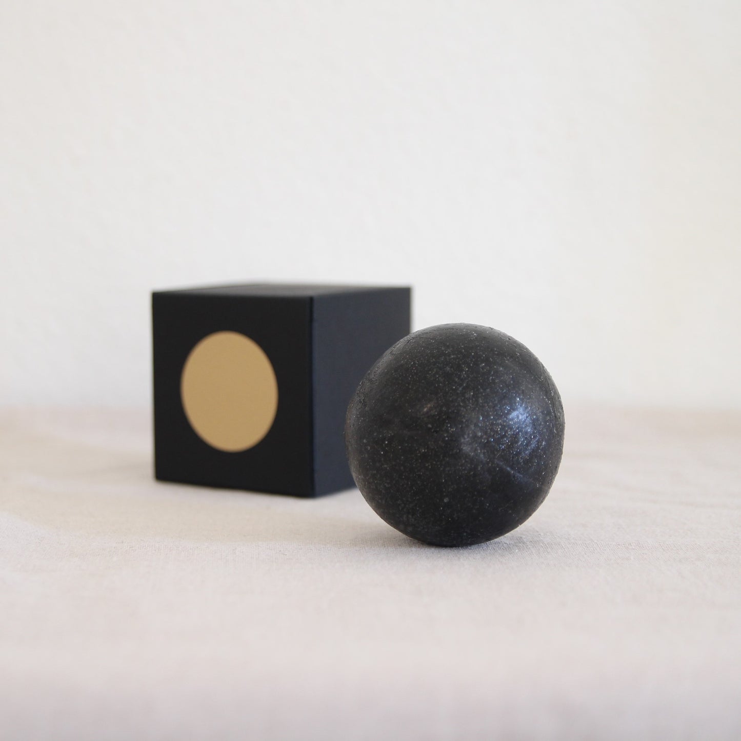 Studio Cue Sphere Black Soap