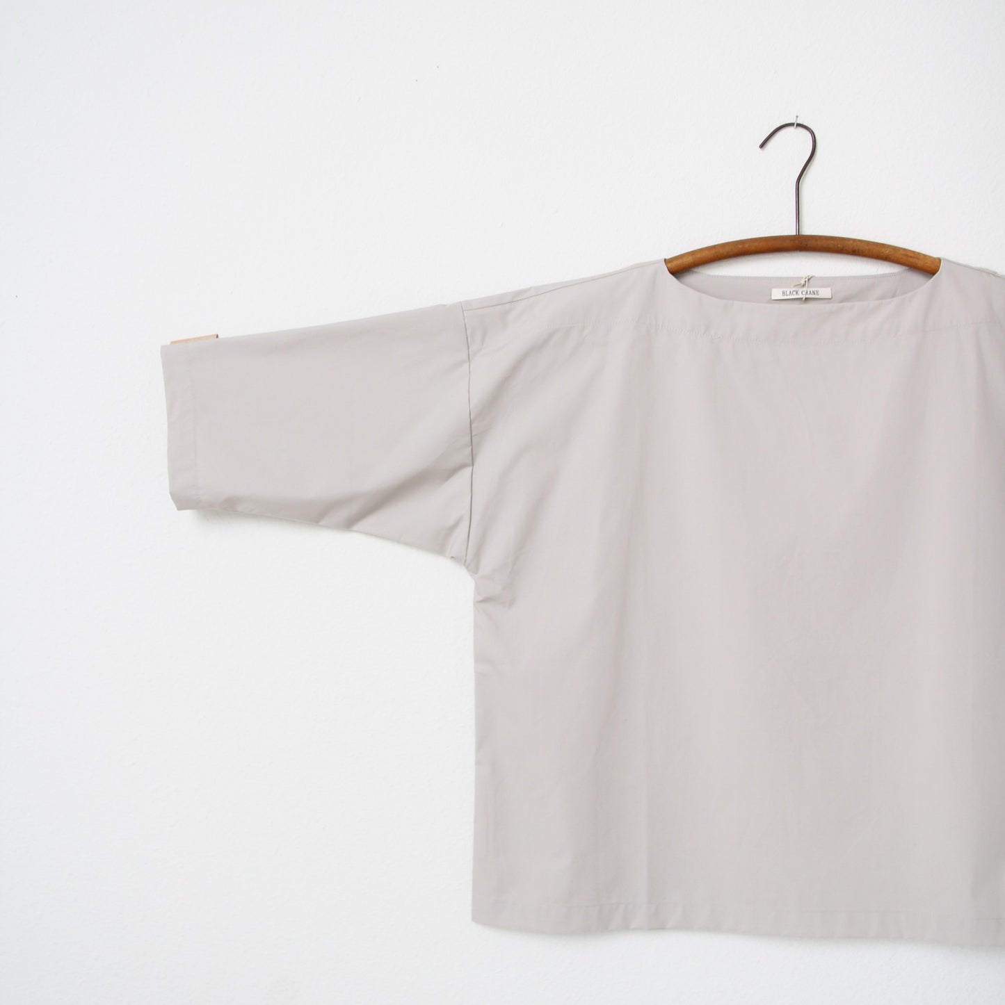 Black Crane Boat Neck - Stone