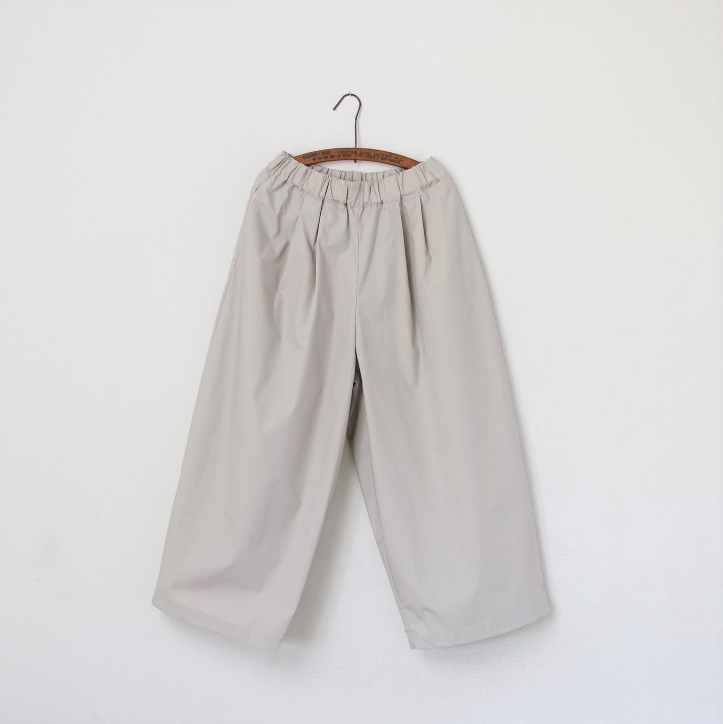 Black Crane Wide Pants - Stone