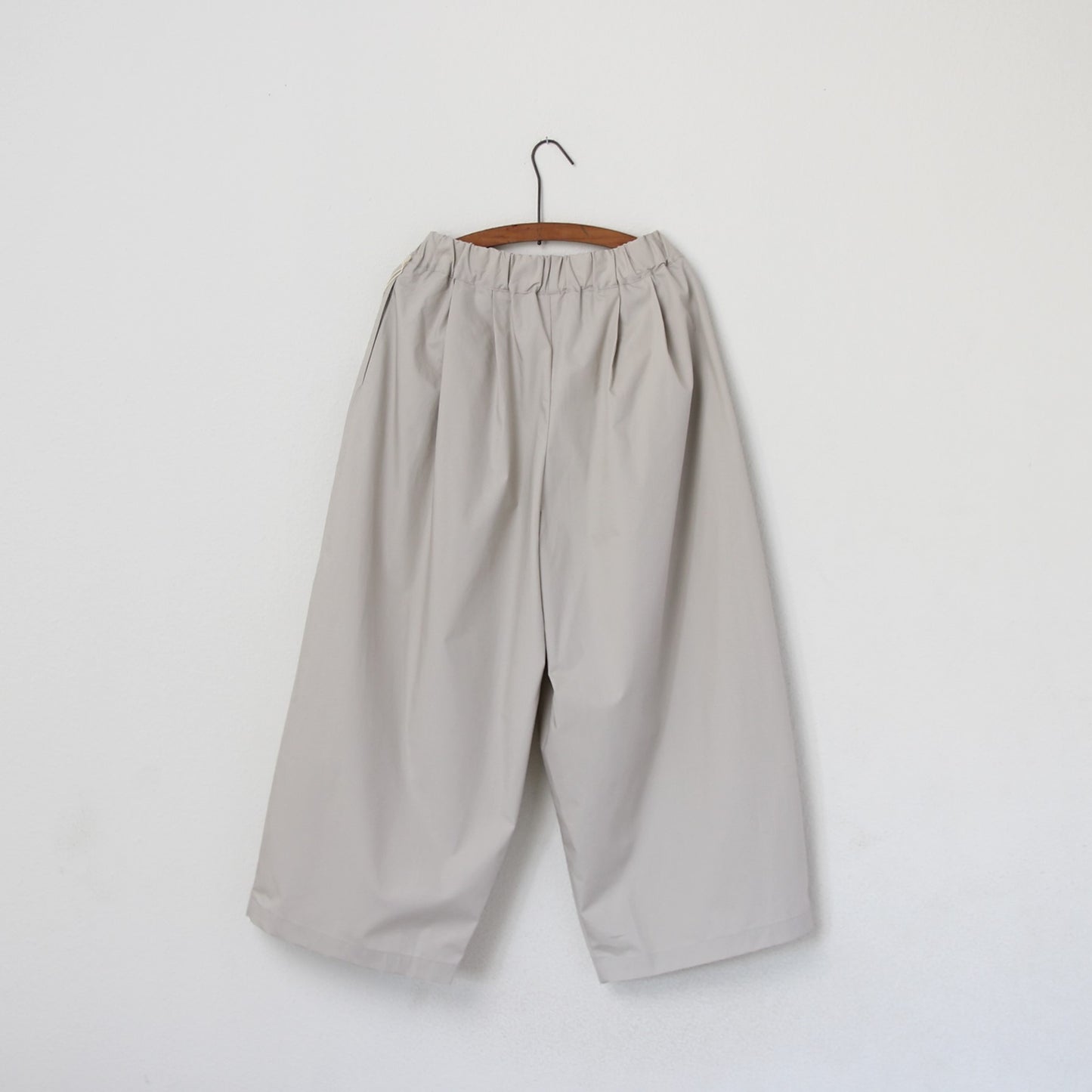 Black Crane Wide Pants - Stone