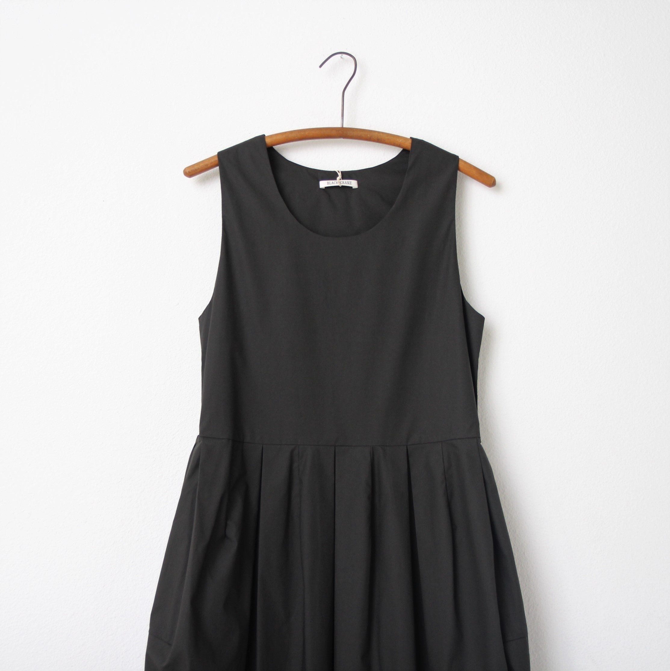 Black crane tulip dress best sale