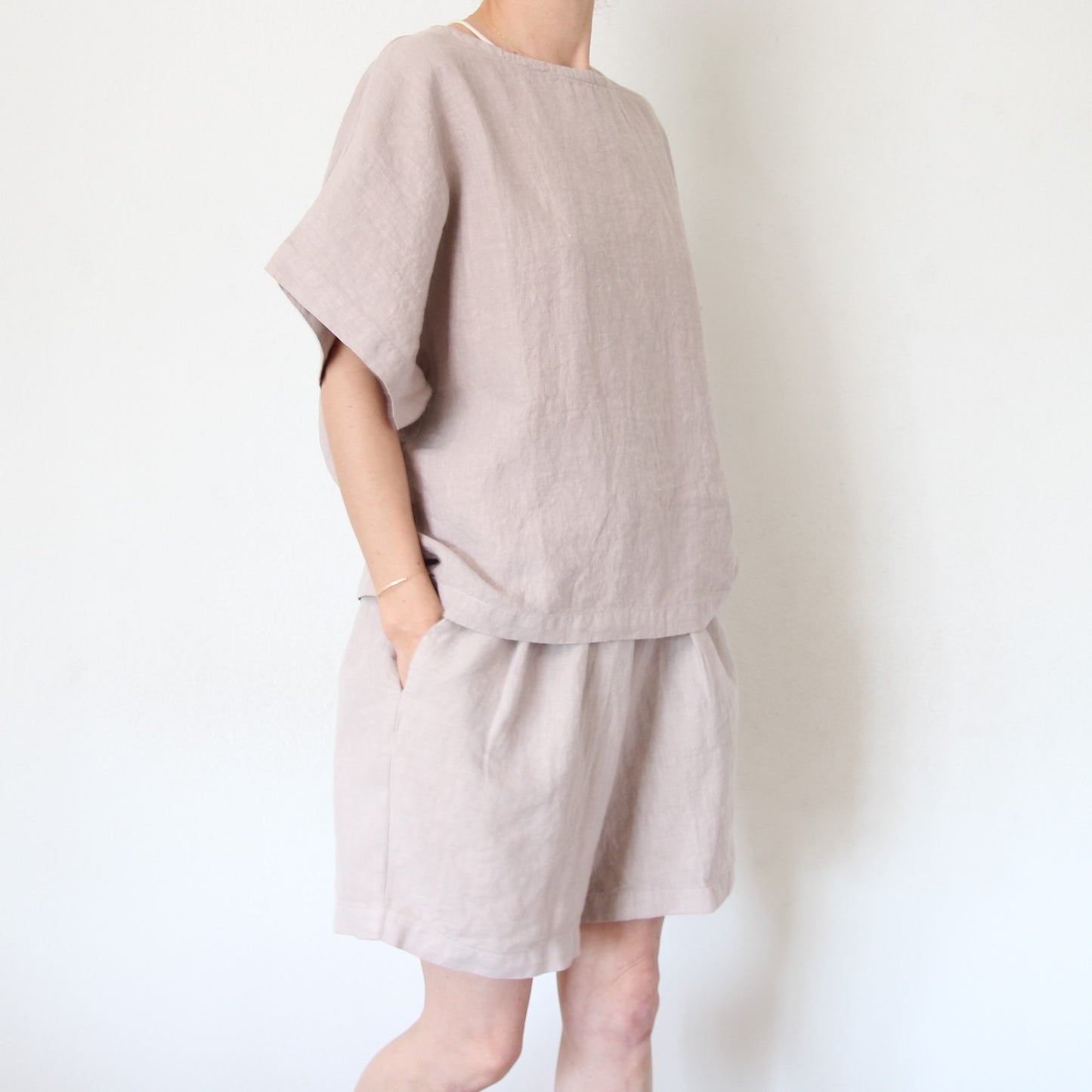 Black Crane Linen Carpenter Shorts - Stone
