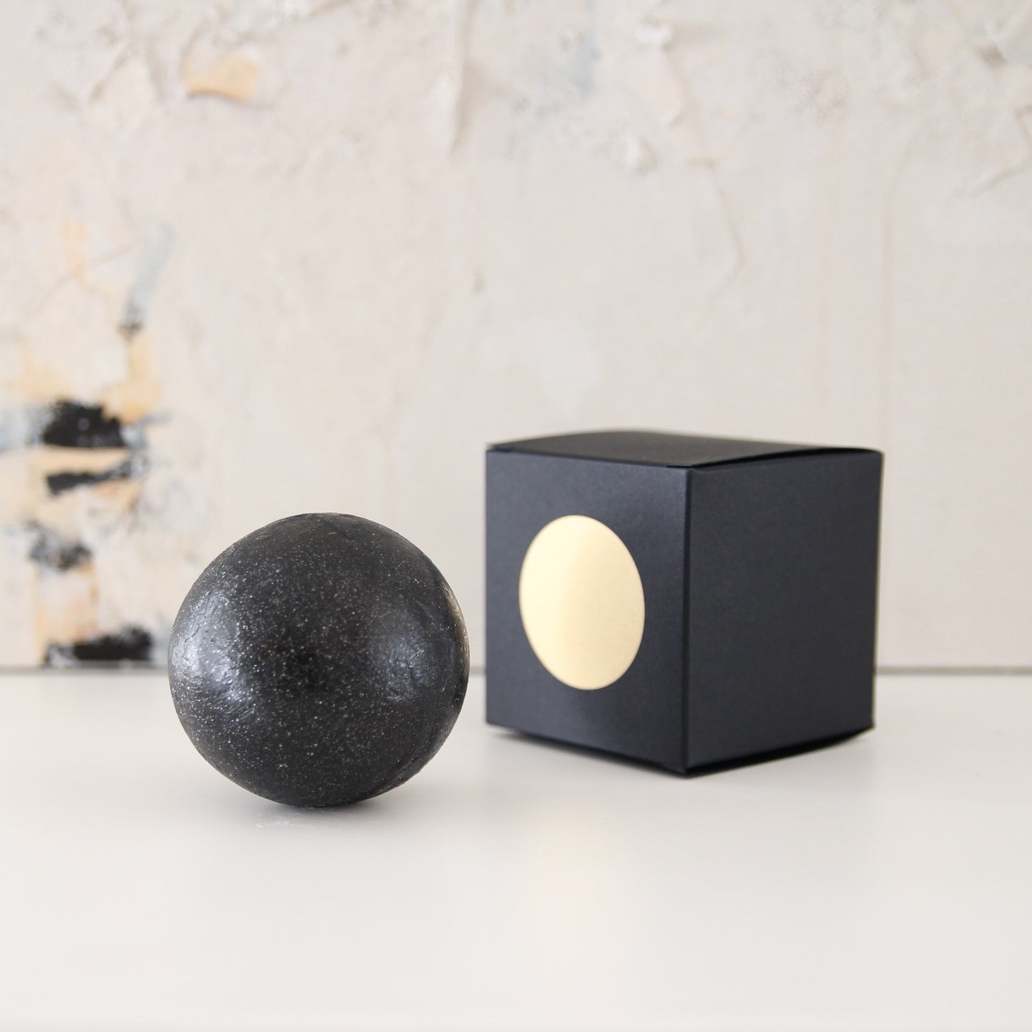 Studio Cue Sphere Black Soap